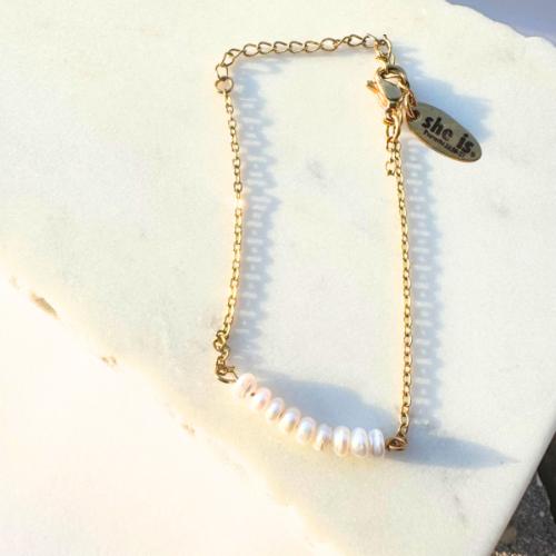 Delicate gold chain bracelet with freshwater pearl beads, classic minimalist jewelry